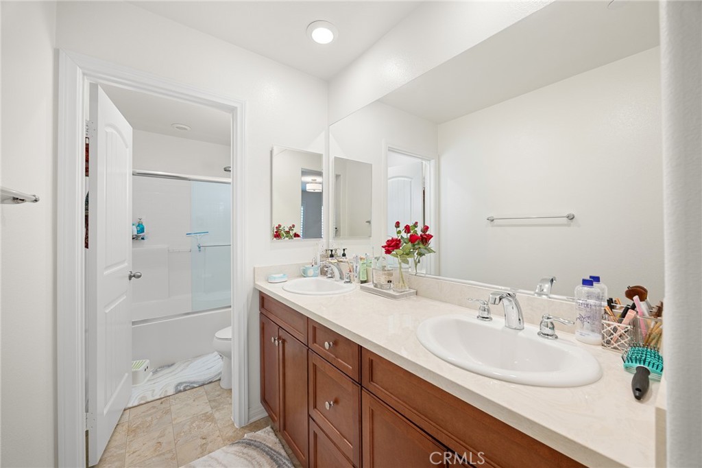 17687 Comfrey Dr Property Photo 19