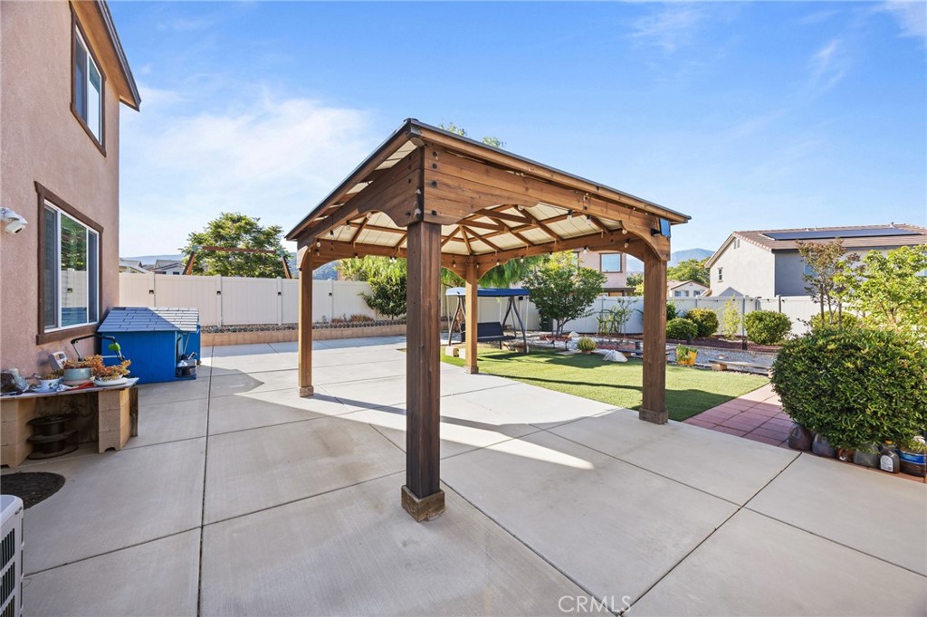 17687 Comfrey Dr Property Photo 28