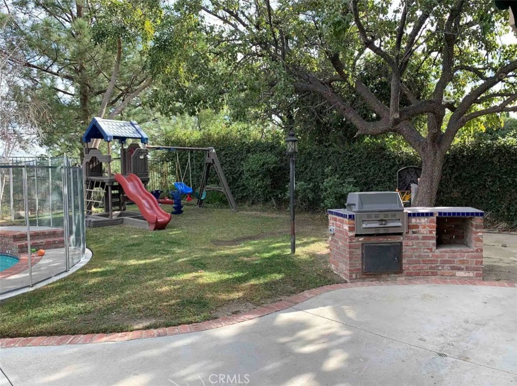 11842 Eddleston Drive Property Photo 3