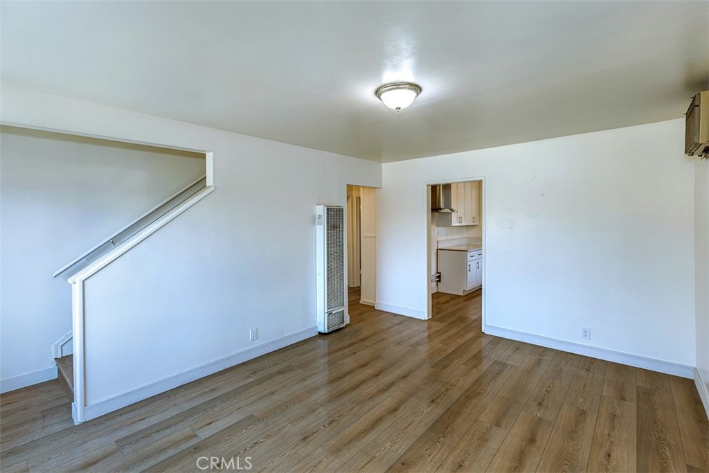 2416 Stanford Avenue Property Photo 6