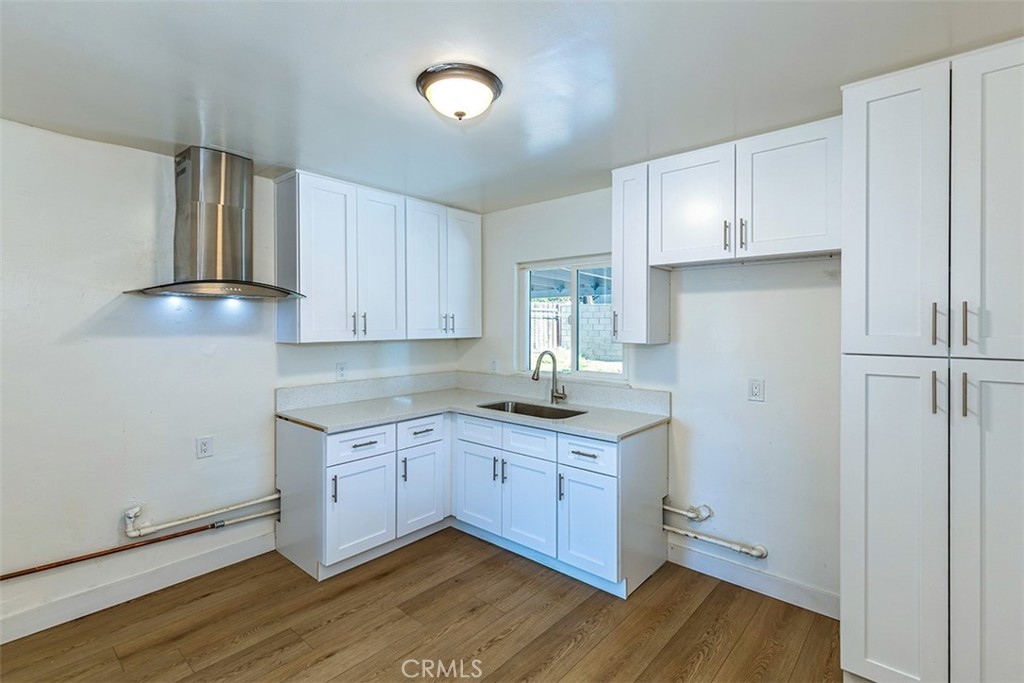 2416 Stanford Avenue Property Photo 11