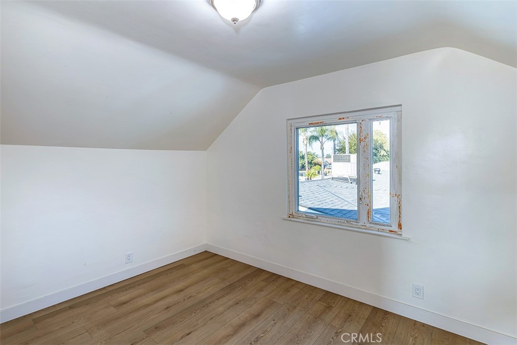 2416 Stanford Avenue Property Photo 27