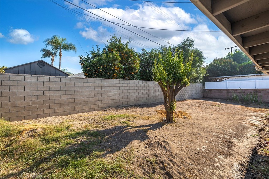 2416 Stanford Avenue Property Photo 32