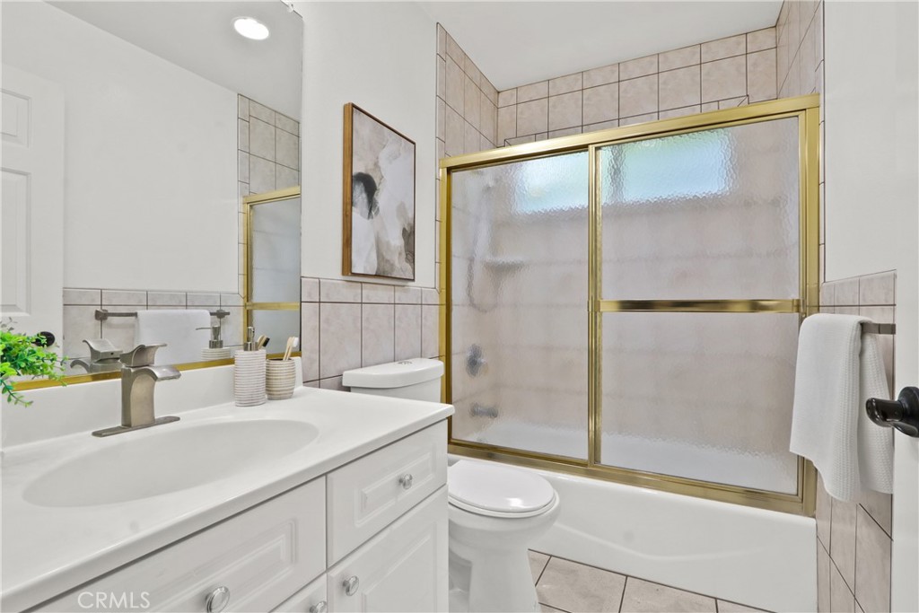 576 Tedford Way Property Photo 13