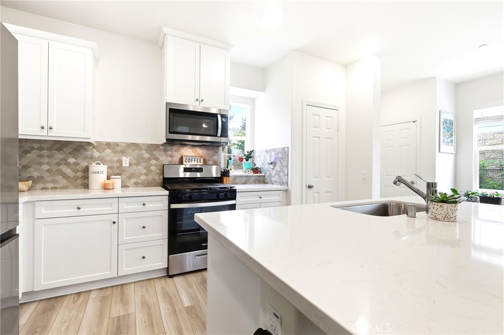 4005 E Carmel Privado Avenue Property Photo 6
