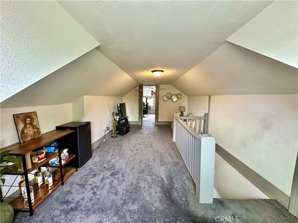 160 W 48th Property Photo 31