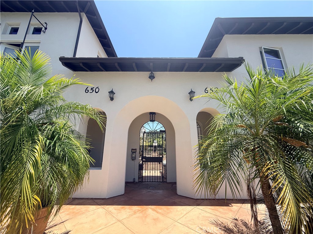 650 S Lake Ave Property Photo 3