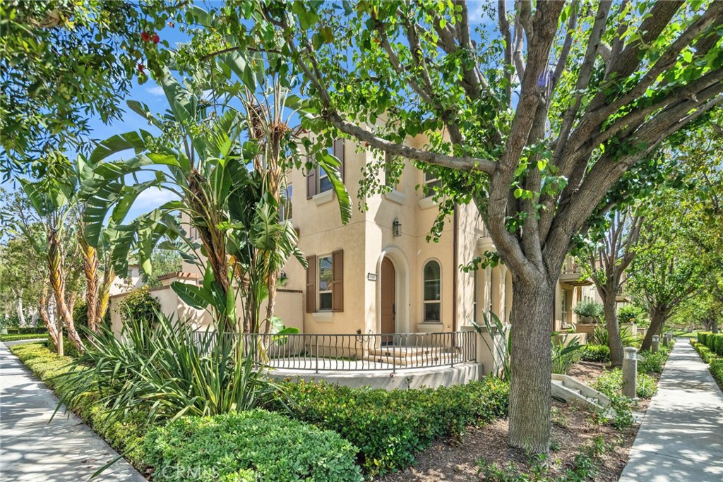 100 Alhambra Property Photo 4