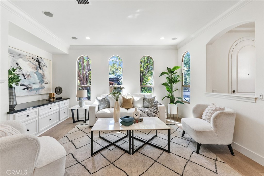 100 Alhambra Property Photo 8