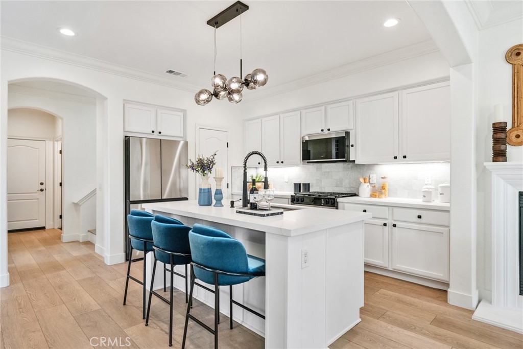 100 Alhambra Property Photo 12