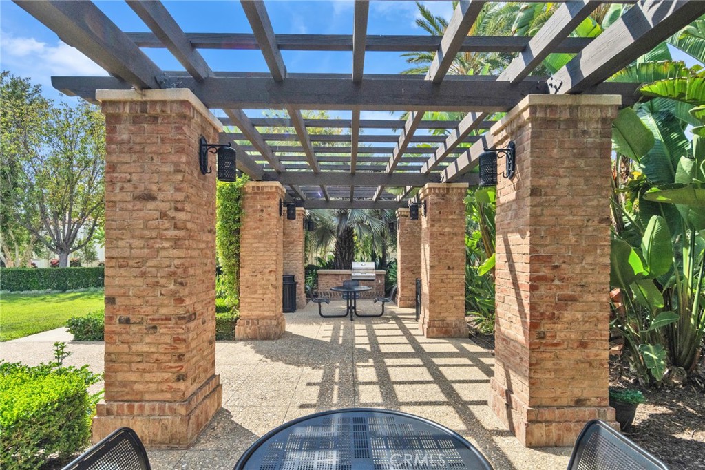 100 Alhambra Property Photo 14