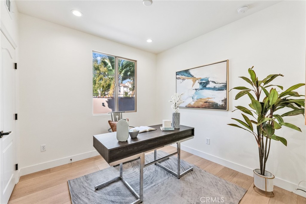 100 Alhambra Property Photo 21