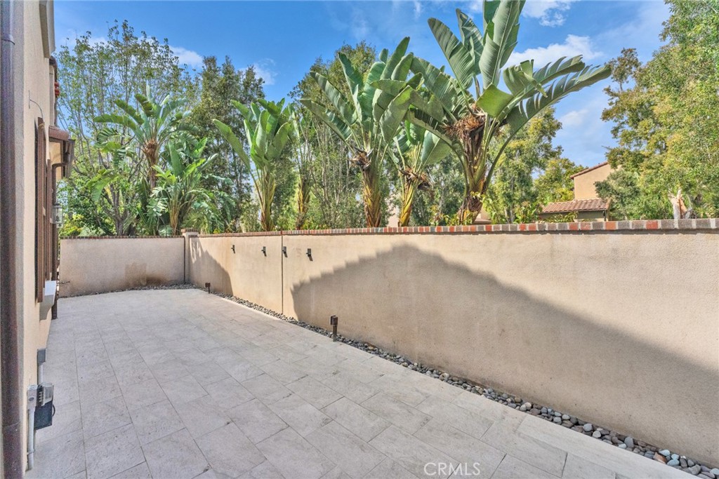 100 Alhambra Property Photo 24