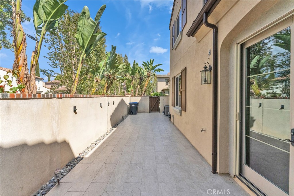 100 Alhambra Property Photo 25