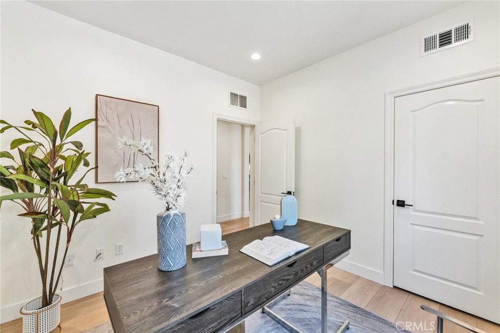 100 Alhambra Property Photo 26