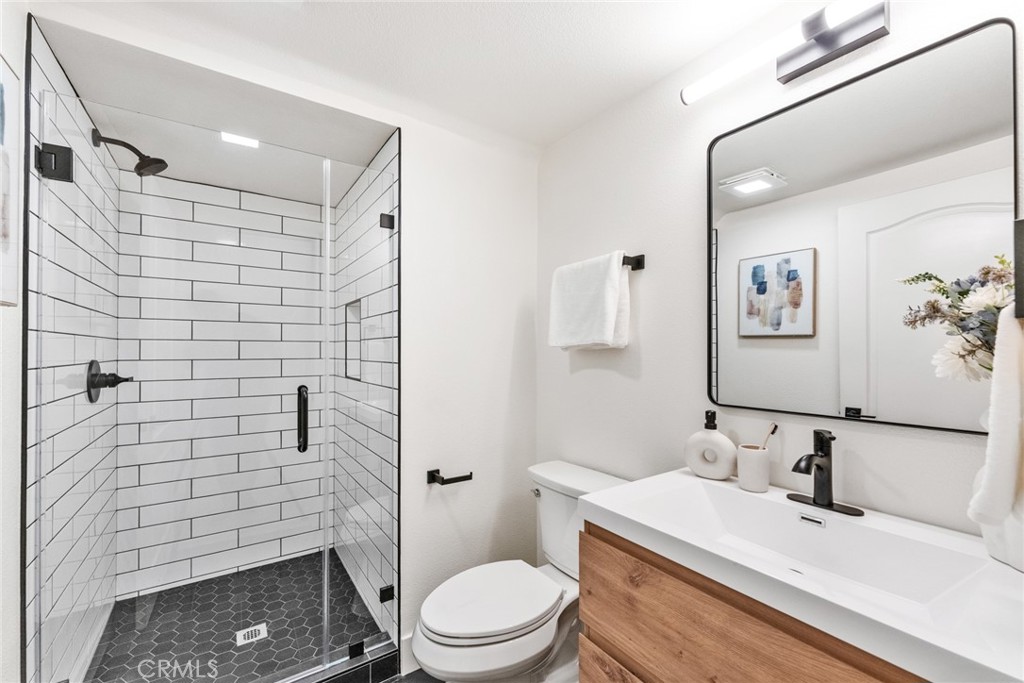 100 Alhambra Property Photo 27