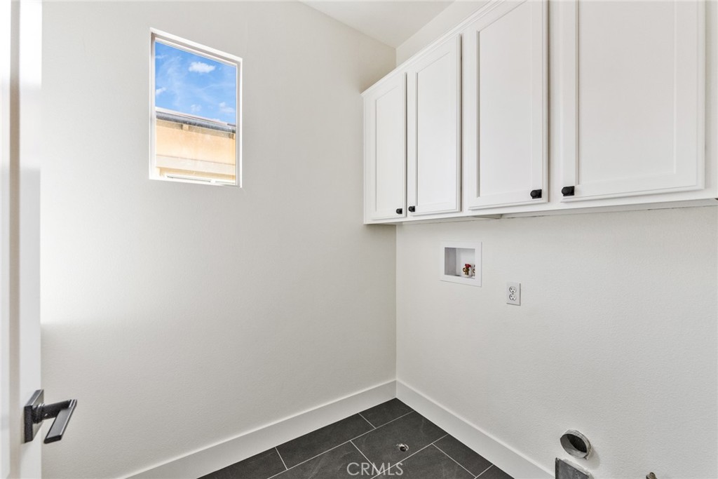 100 Alhambra Property Photo 32