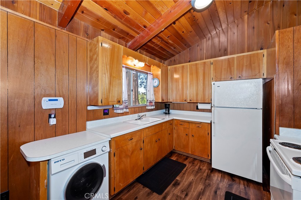 28976 Alder Terrace Property Photo 8