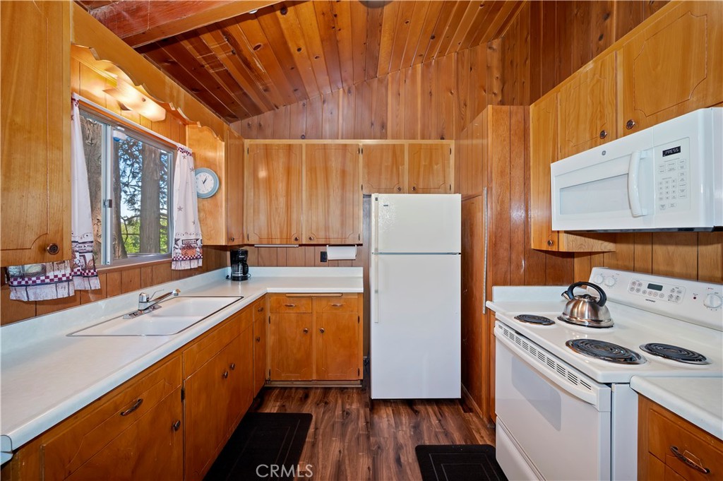 28976 Alder Terrace Property Photo 9