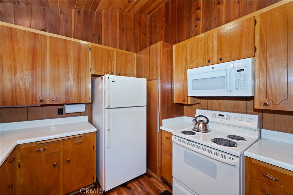 28976 Alder Terrace Property Photo 10