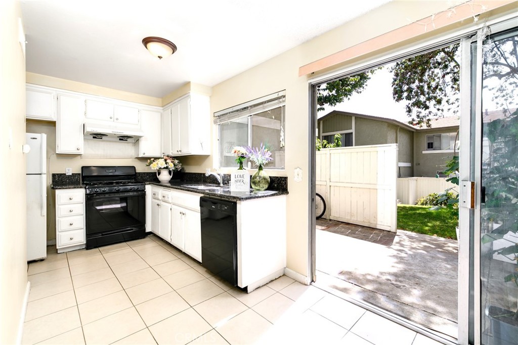 2151 E Aroma Dr Property Photo 10