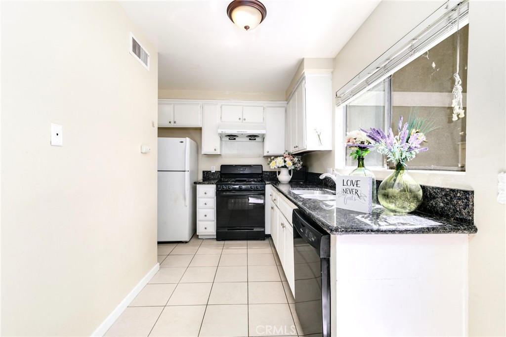 2151 E Aroma Dr Property Photo 11
