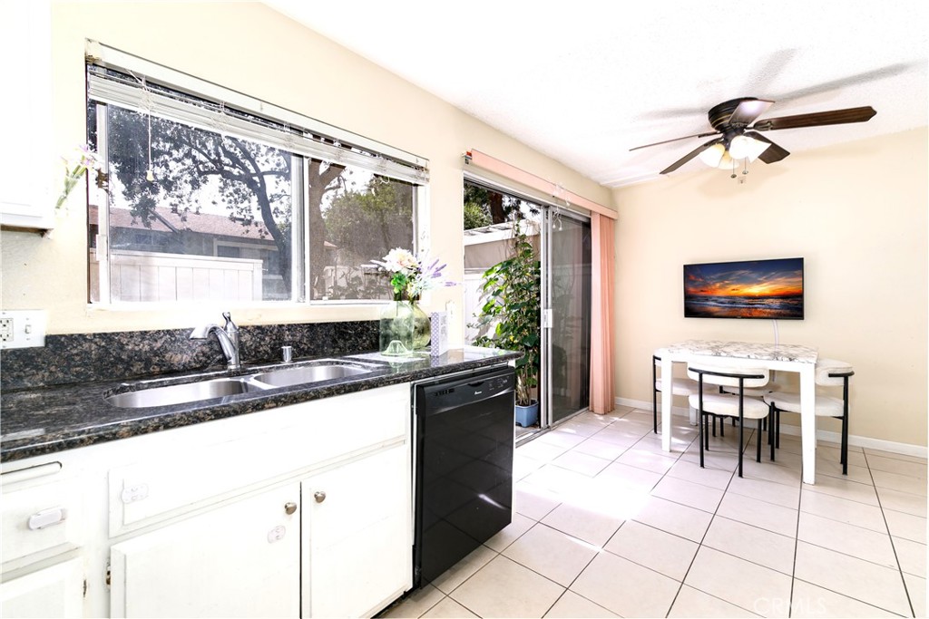 2151 E Aroma Dr Property Photo 13