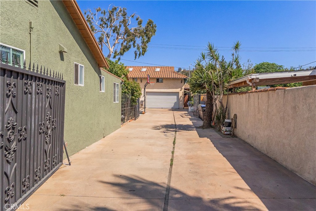 2344 Kaydel Road Property Photo 5