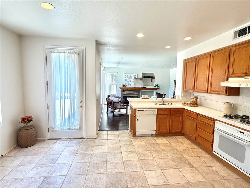 1415 Gold Shadow Property Photo 8
