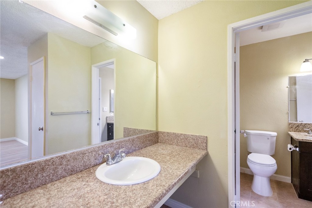 2300 S Hacienda Boulevard D4 Property Photo 10