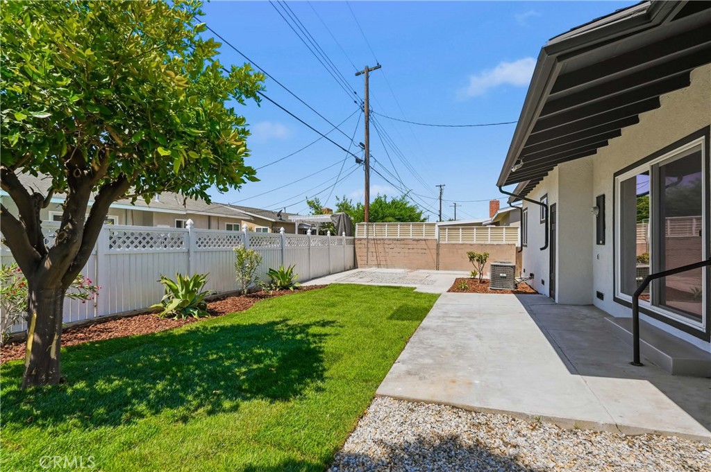 1500 W Elm Property Photo 30