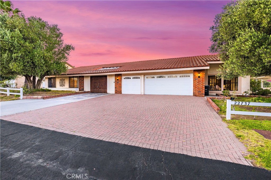 22737 Timbertop Property Photo 1
