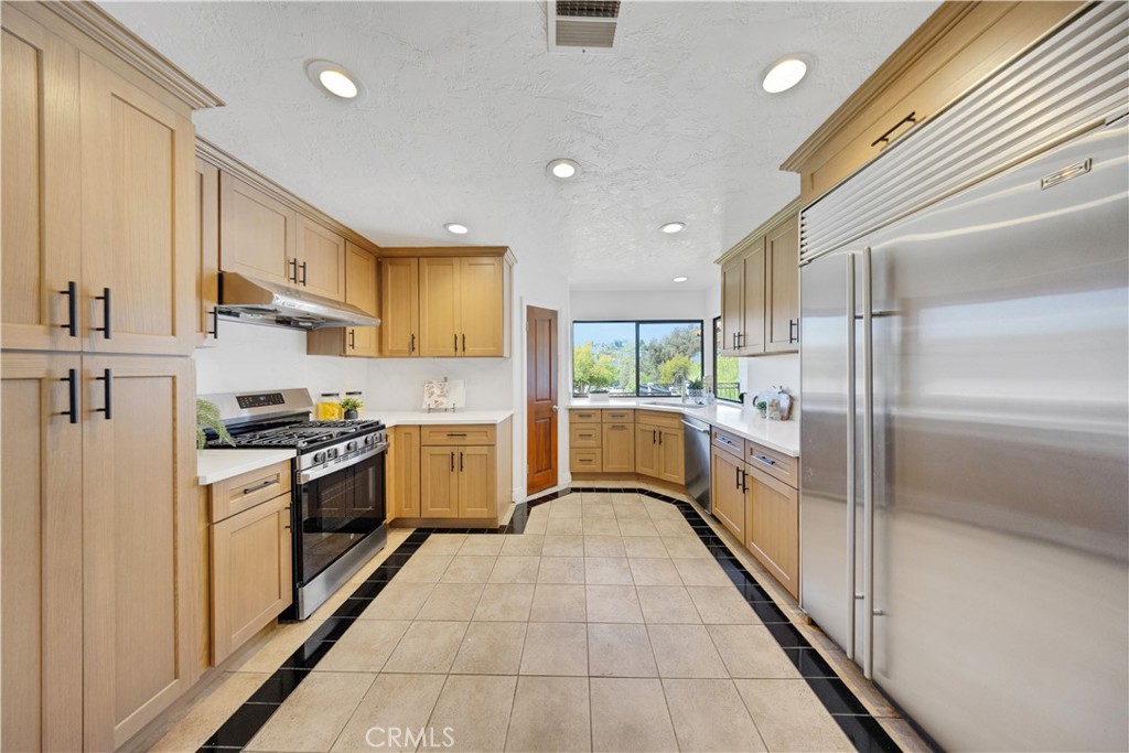 22737 Timbertop Property Photo 18