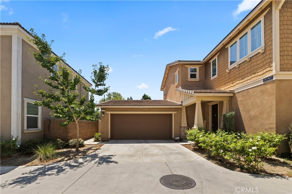 3147 E Yellowstone Drive Property Photo 2