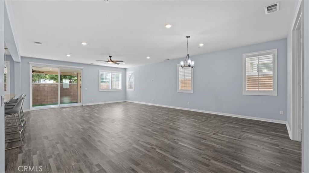 3147 E Yellowstone Drive Property Photo 6