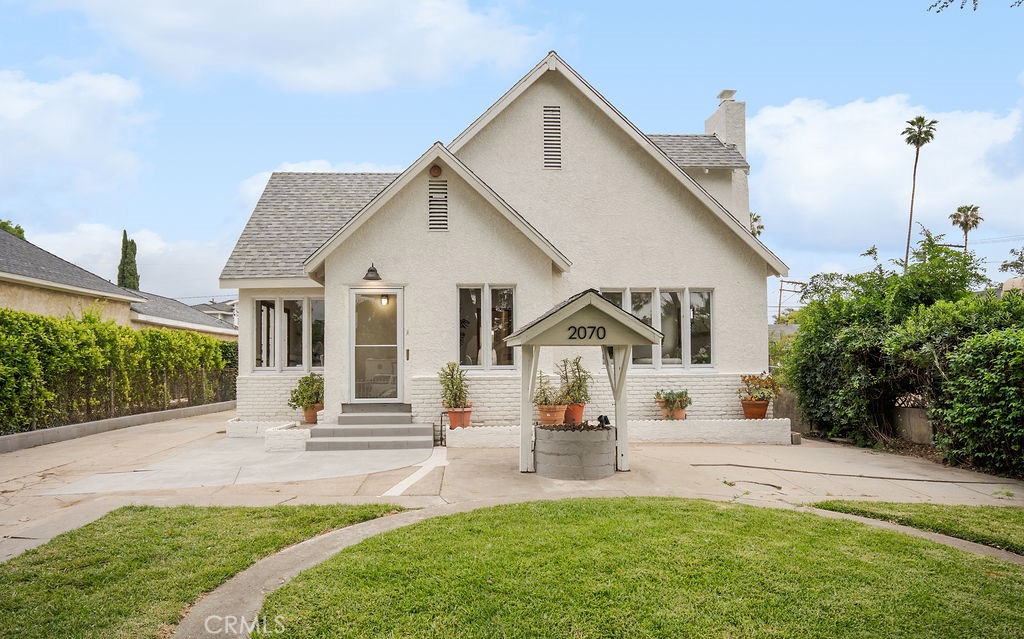2070 El Sereno Property Photo 1