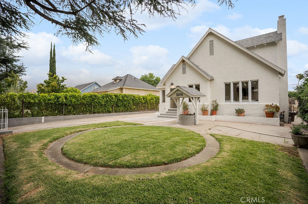 2070 El Sereno Property Photo 2