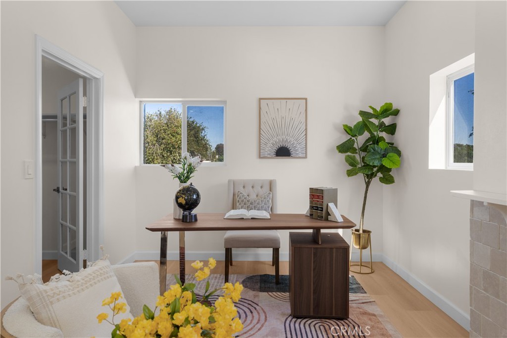 2759 S Barrington Avenue Property Photo 21