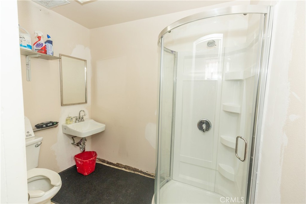 6729 Greenleaf Property Photo 22