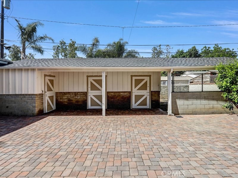 1315 W Valleyheart Property Photo 6