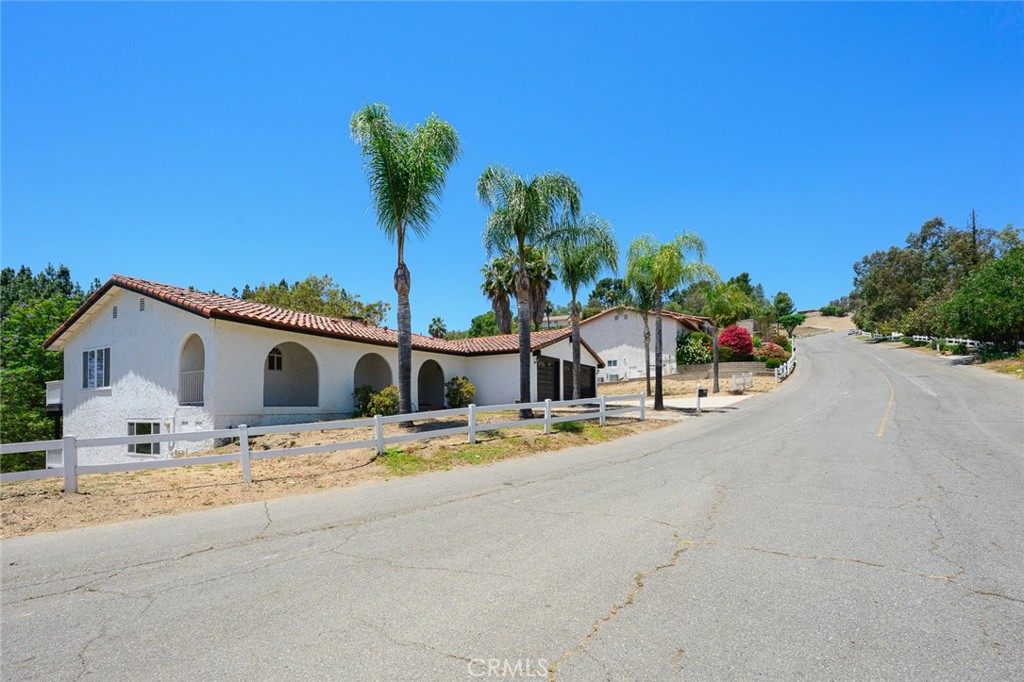 2169 Rocky View Property Photo 4