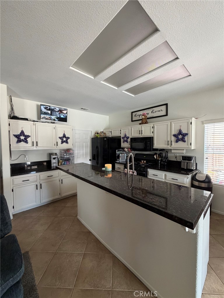 13698 Gateway Property Photo 6