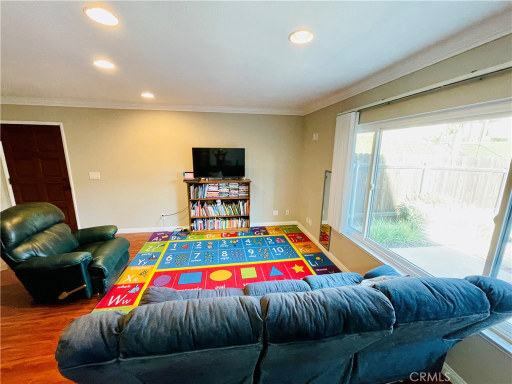 664 Driftwood Lane Property Photo 6