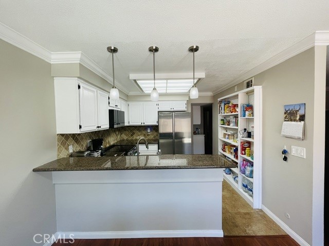 664 Driftwood Lane Property Photo 7