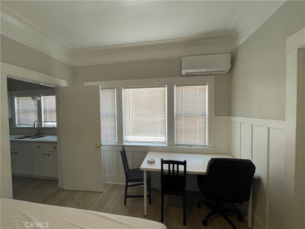 1425 W 18th St. 4 Property Photo 17
