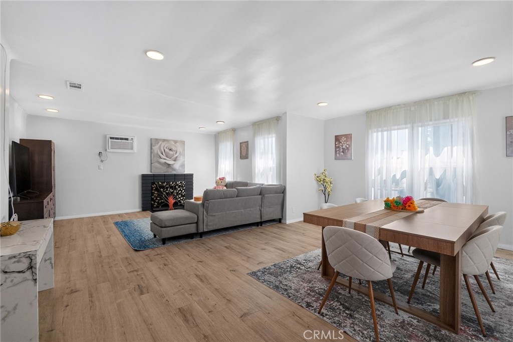 15804 Dalton Avenue Property Photo 4