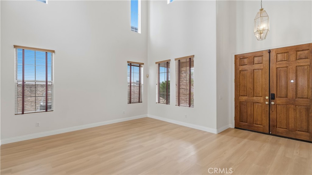 16249 Vermeer Property Photo 7