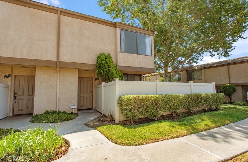 289 S Sentous Property Photo 1