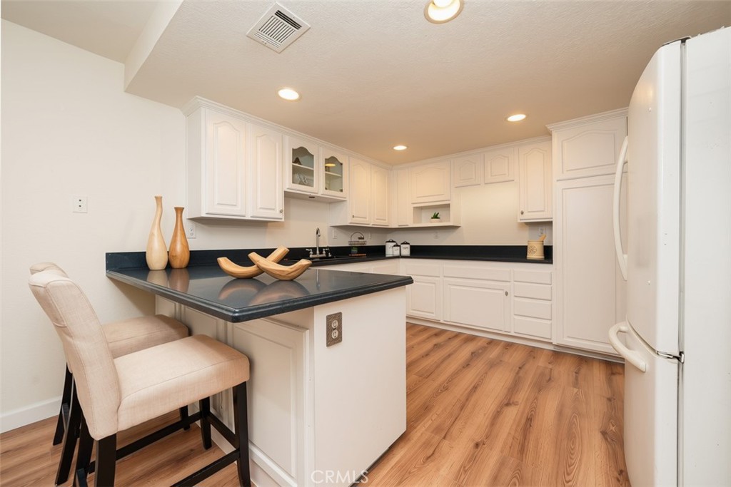 24208 Sylvan Glen A Property Photo 9