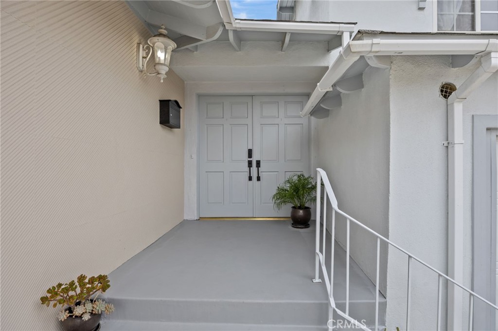 15331 Elkhill Drive Property Photo 4
